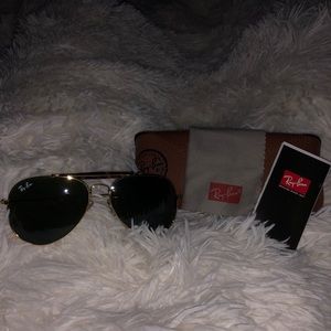 Gold Aviator Ray-Ban sunglasses